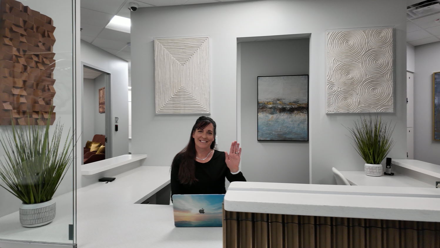 Viva MedSuites Mesa — staffed front desk
